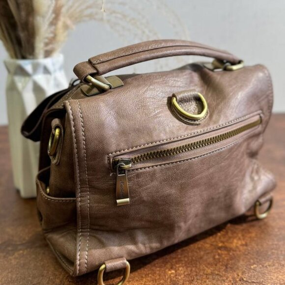 URBAN CHIC Bag-Backpack – Freedom of Style in Every Move - Picture 10 of 13